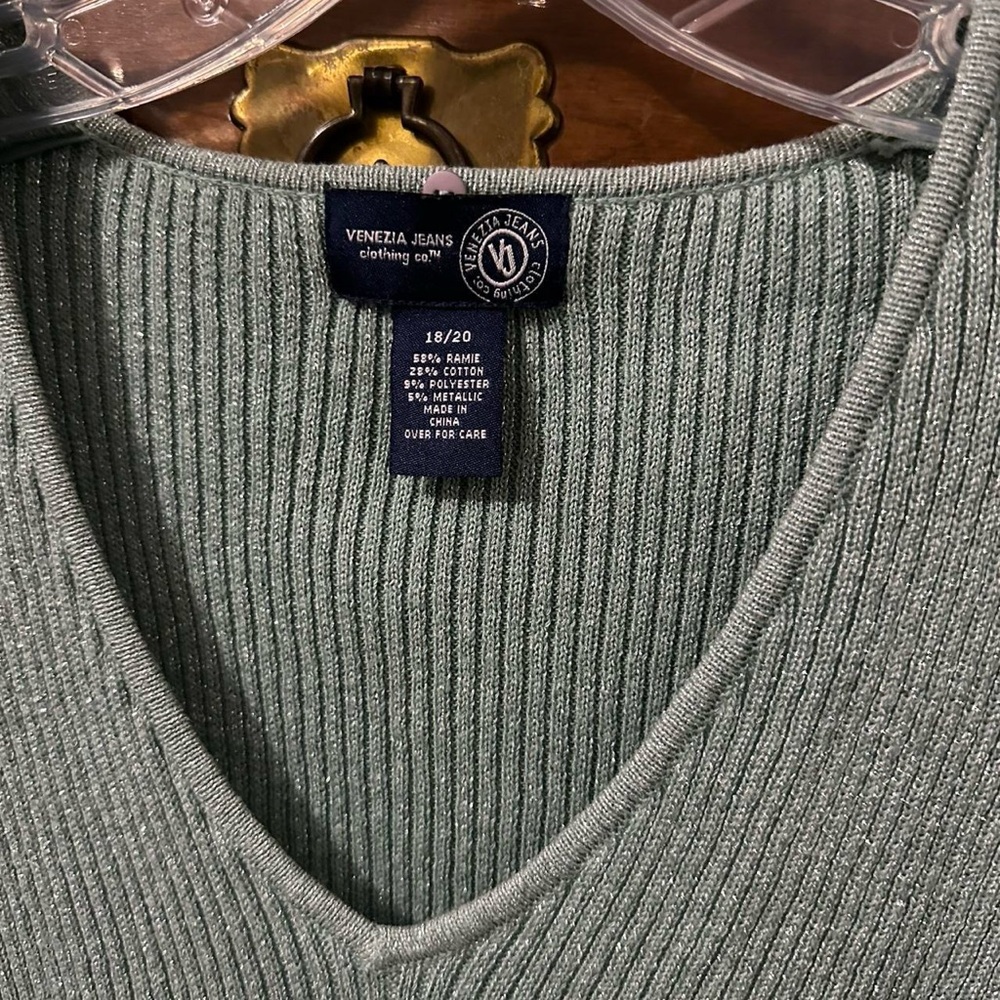 Vintage Ribbed Top - Picture 3 of 3